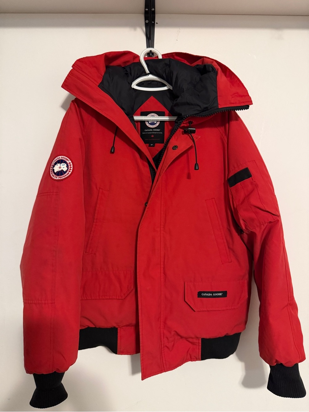 Canada Goose Red Hooded Chilliwack Bomber Men's Puffer Jacket